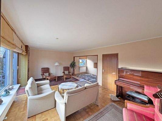 großzügiger Wohnbereich 