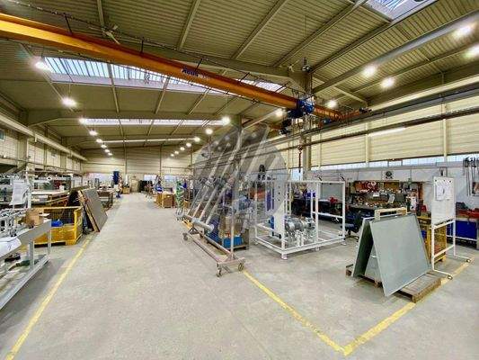 INFOS UNTER: 06171-586000