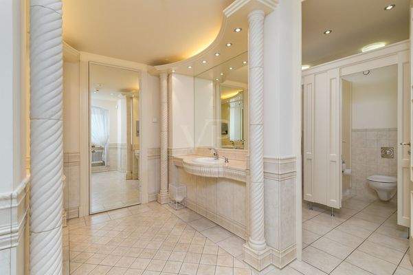 Damen und Herren WC im Erdgeschoss