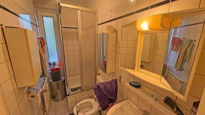 Badezimmer 1.OG links