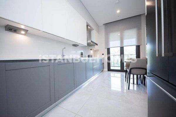 Spacious Real Estate with Forest View in Kağıthane Istanbul