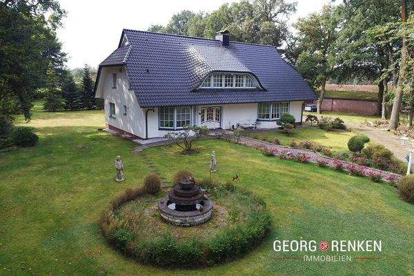 EFH Karlshöfen Haus mit Brunnen