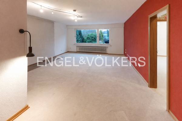 Großzügiges Schlafzimmer im 1. Obergeschoss