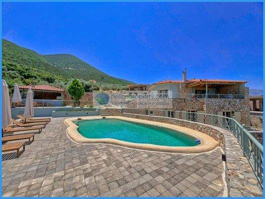 9d17dd81c4504cd0a1c6fd22b395bd8c-original