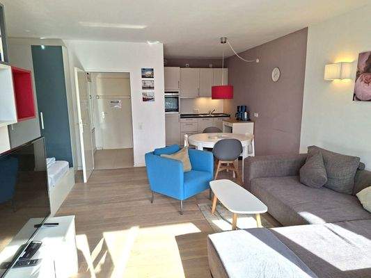 Wohnbereich Richtung Flur und Küche