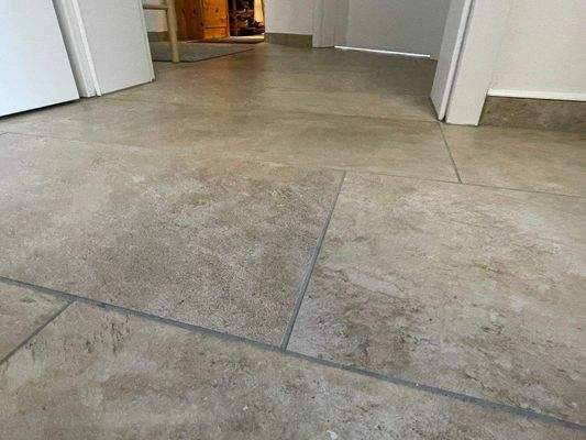 zeitlos, hochwertig mit Fußbodenheizung