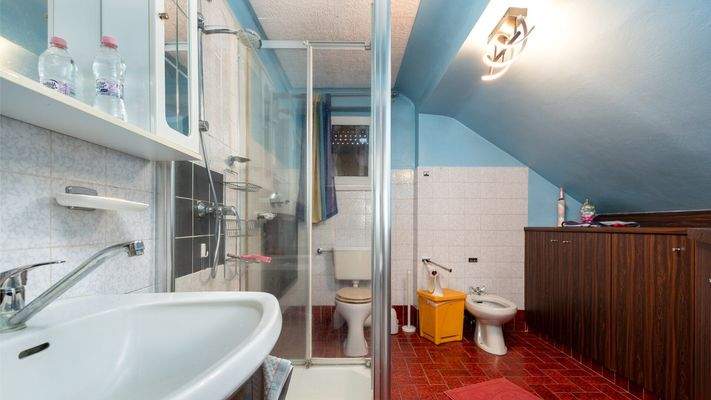 Bad Obergeschoss Haus 2