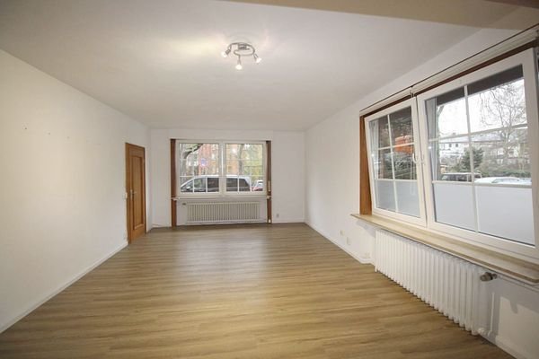 Vorderes Büro EG zur Straße gelegen