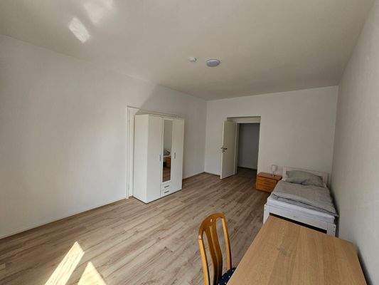 Zimmer 2 von Fenstern.jpg