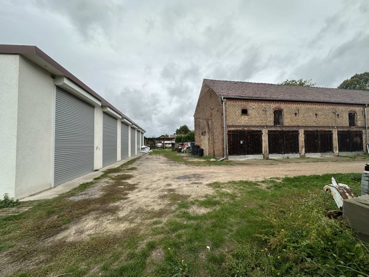Hallen und Remise
