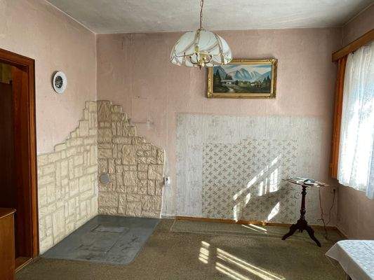 EG: Wohnzimmer mit Kaminanschluss