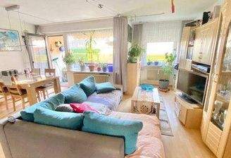 Wohnzimmer mit Essbereich