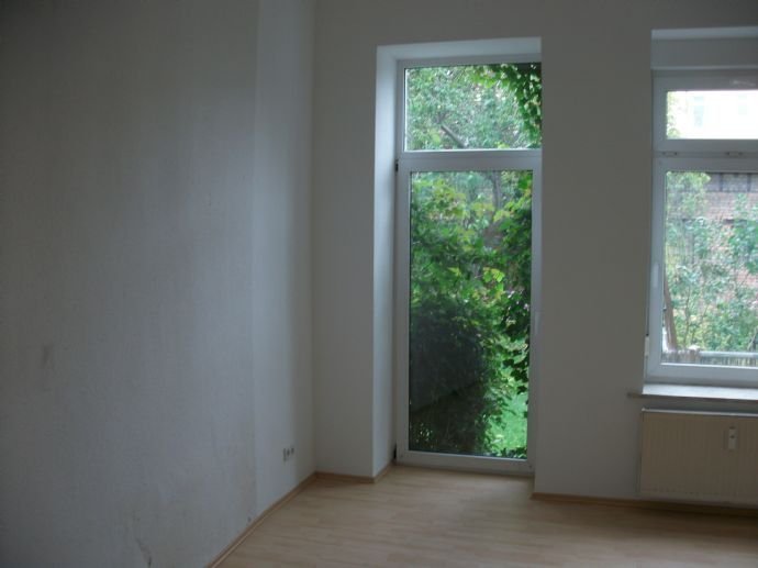 2 Zimmer Wohnung in Stadtfeld mit alleiniger Gartennutzung!!