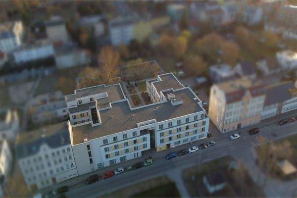 Luftbild Fassade und Straße