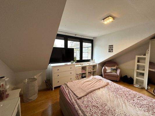 … viel Fensterfläche