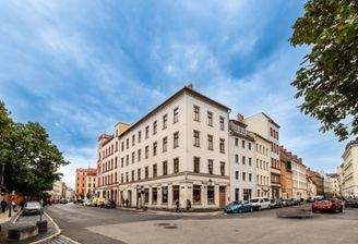 Wohn- und Geschäftshaus
