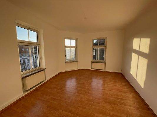 Wohnzimmer über Eck