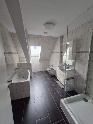 251111 - Badezimmer 2.jpg