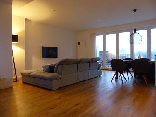 Schönes Wohnzimmer mit viel Platz