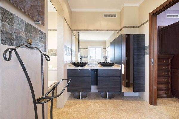 ...und Bad en Suite...