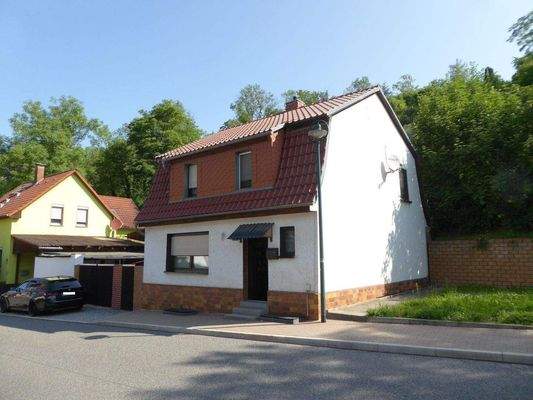 Vorder- und Seitenansicht