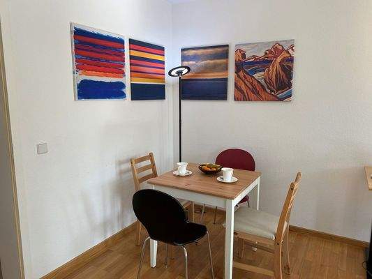 Wohnzimmer mit Esstisch