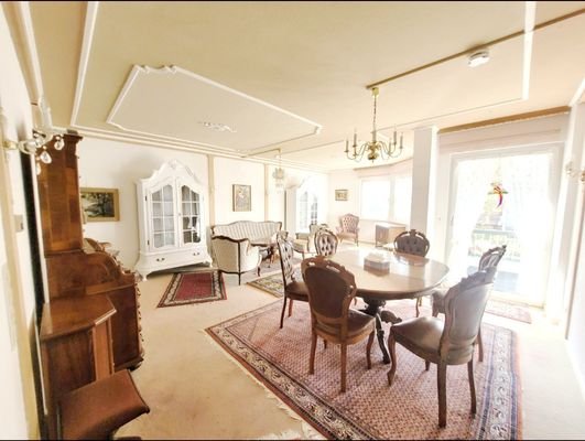 Wohnzimmer m. Essbereich