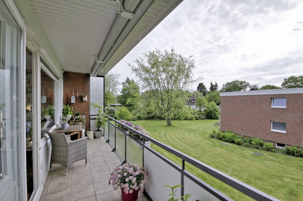 Ausblick vom Balkon.png