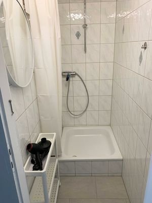 6 Badezimmer