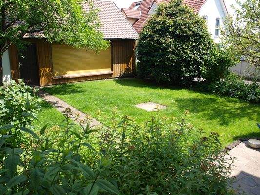 Garten mit Gartenhaus