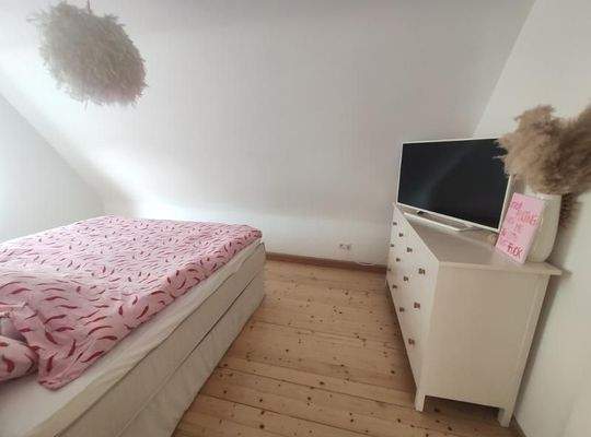 OG: Schlafzimmer Bild 1