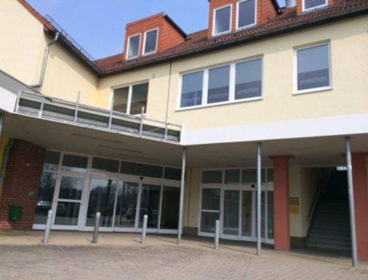 Eingangsbereich zum leer stehenden Einkaufsmarkt -