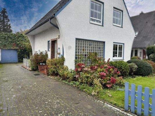 seitlicher Blick zum Haus