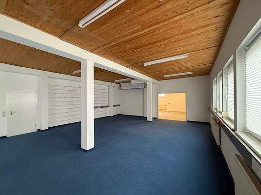 Büro m. Durchgang in Lager