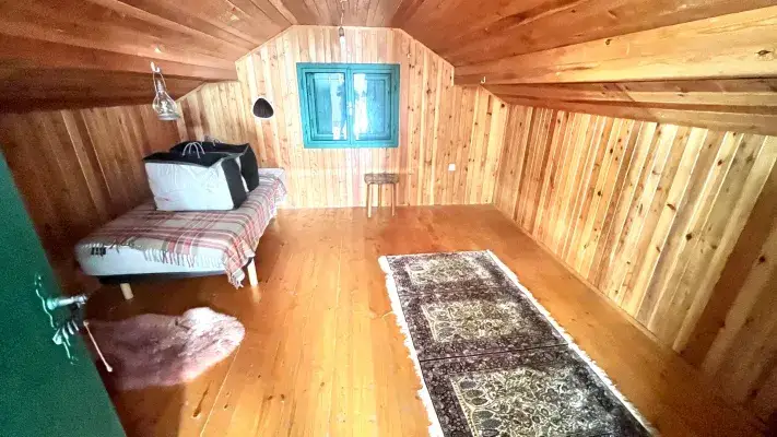 Schlafzimmer 3 OG.jpeg