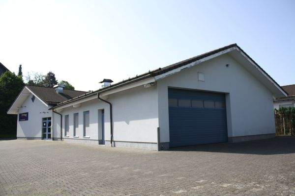 Rückansicht mit Sektionaltor