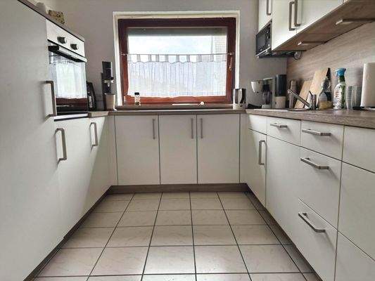 weiterer Blick in die Küche