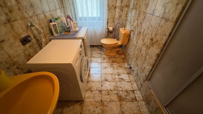Badezimmer, Wohnhaus 1