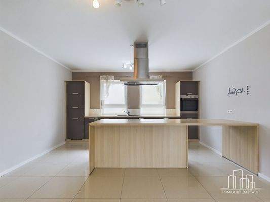 CAM02839G0-PR0140-STILL001