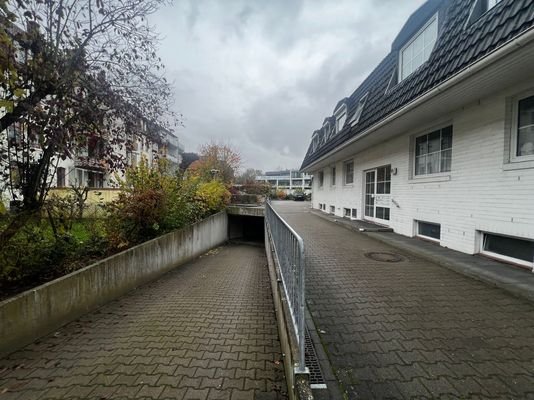 Zufahrt Tiefgarage Bild 1