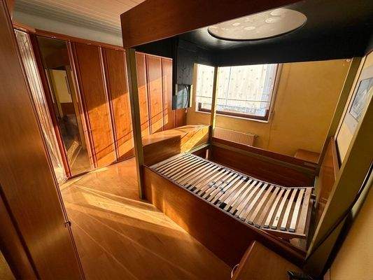 Schlaf- und Ankleideraum (EG)