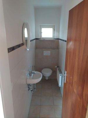 Gäste WC Bäder baugleich EG/OG