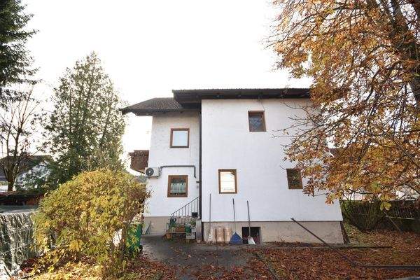 Ansicht - Großes renovierungsbedürftiges 2-3 Familienhaus mit Lager und Doppelgarage Kauf Bergheim Salzburg