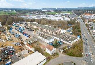 Von oben, mit Bundesstraße zur Autobahn