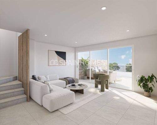 Homes with Private Pools and Gardens in Pilar de la Horadada