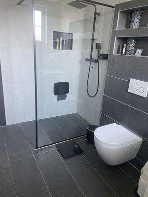 ebenen erdige Dusche 