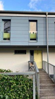 Eingang - Zugang über einen Steg