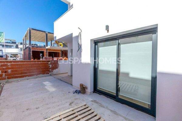 Properties in a Complex in a Popular Location in Torrevieja