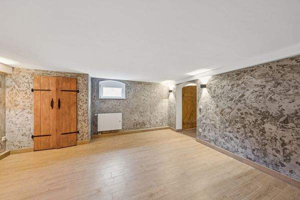 Ausgebaute Keller Etage