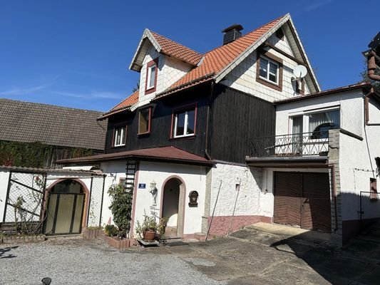 Haus mit Terrasse und Garage